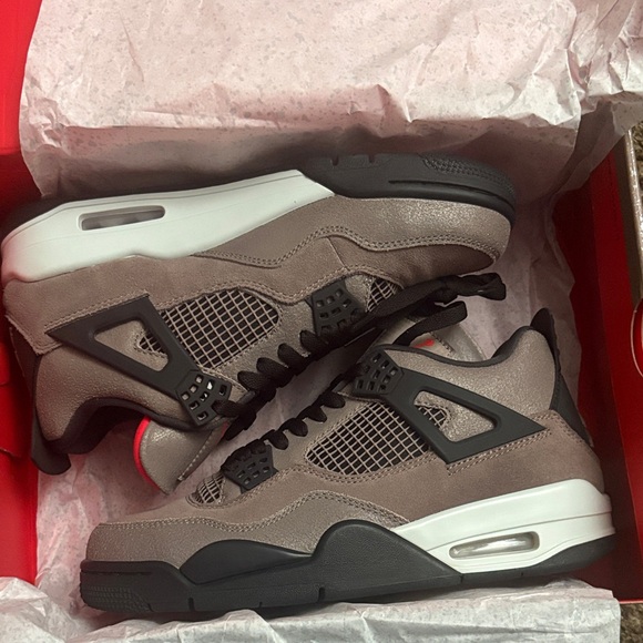 Jordan Sneakers in Taupe and Black